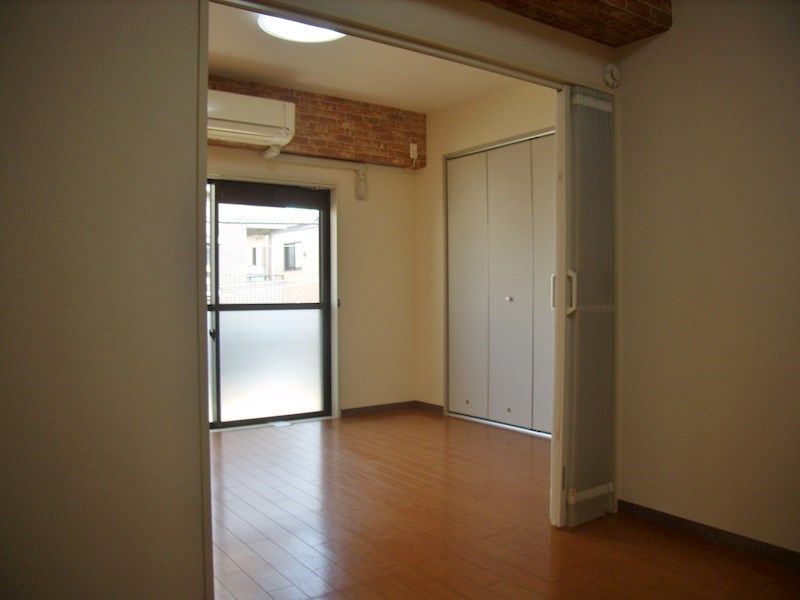 ドムール板垣Ⅱ 201 003.jpg